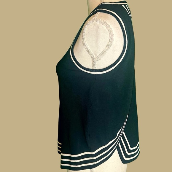 NWT Kendall & Kylie Black & White ‘Stripe Rib Overlap Top’ Size Small - Picture 8 of 11